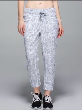 Lululemon RARE ✨🦄✨Printed Drawstring Jogger Tear-Away Pants Sz 12